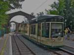 Fahrzeug der Pstlingbergbahn auf dem Pstlingberg vor der Abfahrt zum Linzer Hauptplatz.