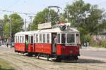 VEF M1 4152 und m3 5312 am 25.April 2015 als Zubringer zum Wiener Tramwaytag zwischen den Haltestellen Zentralfriedhof Tor 4 und Hauptwerkstätte.