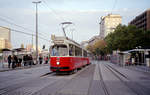 Wien Wiener Linien SL D (E2 4011) I, Innere Stadt, Franz-Josefs-Kai / Schwedenplatz am 19. Oktober 2010. - In Zusammenhang mit Demonstrationen / Manifestationen / anderen Verkehrsstörungen auf dem Ring zwischen dem Schwarzenbergplatz und der Börse wird die Linie D normalerweise über Schubertring - Parkring - Stubenring - Franz-Josefs-Kai - Schottenring bis zur Börsegasse umgeleitet. - Scan eines Farbnegativs. Film: Fuji S-200. Kamera: Leica C2. 