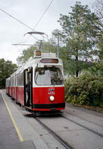 Wien Wiener Linien SL 60 (E2 4050) XXIII, Liesing, Rodaun, Endstation Rodaun (Einstieg) am 20. Oktober 2010. - Scan eines Farbnegativs. Film: Fuji S-200. Kamera: Leica C2.