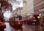 Wien Wiener Linien SL 67 (E2 4084) X, Favoriten, Quellenstraße im Februar 2016.