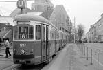 Wien Wiener Linien SL 6 (c3 1222 + E1 4519) VII, Neubau, Neubaugürtel / Urban-Loritz-Platz (Endstation Burggasse / Stadthalle - Ausstieg) im Februar 2017.