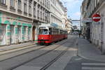 Wien Wiener Linien SL 49 (E1 4554 (Bombardier-Rotax 1974) + c4 1356 (Bombardier-Rotax 1976)) VII, Neubau, Westbahnstraße / Bandgasse am 24.