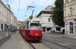 Wien Wiener Linien SL 49: Der E1 4515 erreicht die Haltestelle Satzberggase in Hütteldorf.