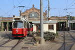 Wien Wiener Linien: E2 4017 + c5 1417 im Straßenbahnbetriebsbahnhof Gürtel (XVIII, Währing, Währinger Gürtel / Marsanogasse) am 20.