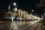 Weihnachtlich geschmückt war der Wiener Rathausplatz in der Vorweihnachtszeit des Jahres 2018.