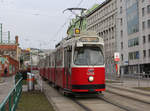 Wien Wiener Linien SL 18 (E2 4038 (SGP 1980)) VI, Mariahlf, Gumpendorfer Gürtel / Linke Wienzeile am 12.