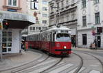 Wien Wiener Linien SL 49 (E1 4552 (Bombardier-Rotax 1976)) VII, Neubaugasse / Siebensterngasse am 11.