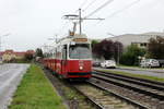 Wien Wiener Linien SL 67: Der GT6 E2 4323 mit dem Bw c5 1476 nähert sich am 9.