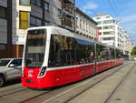 Wagen 304 der Wiener Straßenbahn als Linie 67 zum Otto-Probst-Platz an der Laxenburger Straße, 19.07.2019.