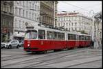 Wiener Linien E2 4050 als Linie 18 in Wien Urban-Loritz-Platz am 30.10.2019.