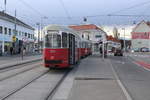 Wien Wiener Linien SL 26 (c4 1323 (Bombardier-Rotax, vorm. Lohnerwerke, 1974) + E1 4833 (SGP 1975)) XXI, Floridsdorf, Strebersdorf, Hst. Rußbergstraße (Rußbergstraße / Prager Straße) am 29. November 2019.