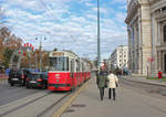 Wien Wiener Linien SL D (c5 1482 (Bombardier-Rotax 1987)) I, Innere Stadt, Universitätsring (Hst.