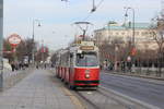 Wien Wiener Linien SL D (E2 4004 (SGP 1978)) I, Innere Stadt, Dr.-Karl-Renner-Ring / Parlament am 1.