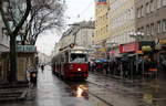 Wien Wiener Stadtwerke-Verkehrsbetriebe / Wiener Linien: Gelenktriebwagen des Typs E1: E1 4509 + c4 1305 als SL 6 Quellenstraße / Favoritenstraße am 16.