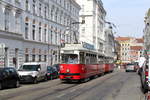 Wien Wiener Stadtwerke-Verkehrsbetriebe / Wiener Linien: Gelenktriebwagen des Typs E1: Am Nachmittag des 28.