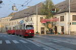 Wien Wiener Stadtwerke-Verkehrsbetriebe / Wiener Linien: Gelenktriebwagen des Typs E1: Motiv: E1 4558 + c4 1351 auf der SL 49.