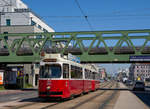 Wien     Wiener Linien E2 4074 + 1470 als Linie 30 in der Brünner Straße, 18.05.2020.