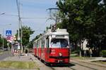 E1 4808 + c4 1357 in der Langobardenstraße bei der Ausfahrt aus der Haltestelle Trondheimgasse.