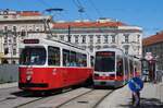 E2 4020 und ULF A 23 im Einsatz auf der Linie 9 an der Haltestelle Johann Nepomuk Berger Platz.