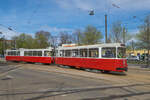 Auch Rückwärtsfahren will gelernt sein. Am 08.04.2022 übten Fahrschüler der Wiener Linien im E2-c5-Zug aus E2 4035 und c5 1436 vor dem Betriebsbahnhof Rudolfsheim.

Warum der Fahrleitungsmast schief steht, konnte nicht in Erfahrung gebracht werden.