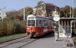 Wien Wiener Stadtwerke-Verkehrsbetriebe (WVB) SL 58 (E 4416 (Lohnerwerke 1961)) XIII, Hietzing, Unter-St.-Veit, Hummelgasse (Endstation) im Oktober 1978.