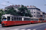 Wien Wiener Stadtwerke-Verkehrsbetriebe (WVB) SL 66 (E1 4786 (SGP 1972)) X, Favoriten,  Laxenburger Straße im Juli 1975.