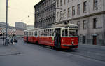 Wien Wiener Stadtwerke-Verkehrsbetriebe (WVB) SL 5 (T2 440 (Lohnerwerke 1956) + c3 1253 (Lohnerwerke 1961)) II, Leopoldstadt / XX, Brigittenau, Nordwestbahnstraße / Rauscherstraße im Juli 1977. - Scan eines Diapositivs. Film: Agfa Agfachrome. Kamera: Leica CL.