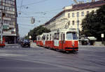 Wien Wiener Stadtwerke-Verkehrsbetriebe (WVB) SL 6 (E2 4316 + c5 1516 (Bombardier-Rotax, vorm. Lohnerwerke in Wien-Floridsdorf, 1989 bzw. 1990) X, Favoriten, Quellenplatz im Juli 1992. - Scan eines Diapositivs. Film: Agfa Agfachrome 200RS. Kamera: Leica CL.