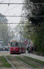 E1 1477 als Tram 18 (Wien Westbahnhof->Wien Schlachthausgasse); Sdbahnhof am 6.4.2012.