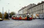 Wien WVB SL 8 im Oktober 1979: Der Zug bestehend aus dem E1 4536 und einem Beiwagen ist (fast) bereit, den Bahnhof Rudolfsheim zu verlassen.