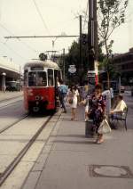 Wien WVB SL 26 (E1 4758) Dr.-Adolf-Schrf-Platz / U-Bf Kagran im August 1994.