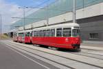 Wien Wiener Linien SL 26 (c4 1345 + E1 4842) U-Bahnhof Hausfeldstrasse (Endstation) am 8.
