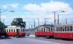 Wien WVB: Zwei  halbstarke  Züge (M 4125 + c2 (?) / M 4121 + c2 1048) treffen sich am 13.