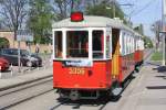 WStW-VB m3 5356 gezogen vom M 4033 am 25.April 2015 als Zubringer zum Wiener Tramwaytag in der Haltestelle Zentralfriedhof Tor 1.