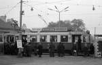 Wien Wiener Verkehrsbetriebe Allerheiligenverkehr 1975: Hochbetrieb an der Endstation vor dem 3.