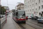 Wien Wiener Linien: Der ULF A1 73 auf der SL 10 erreicht am 14.