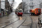 Wien Wiener Linien SL 5 (E1 4800) Leopoldstadt, Am Tabor / Nordbahnstraße am 17. Februar 2016. - Im 15. Jahrhundert wurde im Gebiet eine Befestigungsanlage zur Verteidigung gegen die Hussiten errichtet; diese Anlage wurde - wie auch andere Anlagen dieser Art - 'Tabor' genannt. Die Straße Am Tabor hat diese Bezeichnung seit 1890.