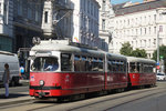 E1 4858 mit c4 1352 auf der Linie 43 in der Haltestelle Lange Gasse, 30.06.2016