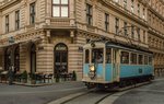 Der Salonwagen der Wiener Lokalbahn (Badnerbahn) unterwegs als private Sonderfahrt in der Christinenschleife am Schwarzenbergplatz am 28.August.2016.