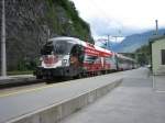 Altes Bild der 1116 246 im alten Bundesheer Design vor dem EC 567 nach Wien Westbahnhof aufgenommen im Bahnhof Imst-Pitztal am 3.6.2009