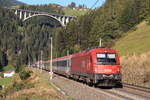 ÖBB 1216 011-7 mit EC 1289 München Hbf-Venezia Santa Lucia. St. Jodok am Brenner am 16.10.2021