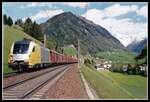 182 512 mit Güterzug bei St.Jodok am 19.05.2004.