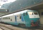 Steuerwagen der FS mit moderner Kopfform am 29.08.2004 im Bahnhof Brenner. Der Wagen hat vorn einen Tiefeinstieg, in diesen Wagenteil befindet sich ein Behinderten- und ein Fahrrad-Abteil, darauf knnte die DB AG auch mal kommen!