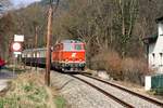 NLB 2143 070-7 am 23.März 2018 mit Sonderzug Waldmühle-Rosenburg auf der Kaltenleutgebener Bahn beim Km 3,6.