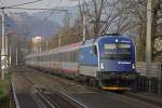 1216 233 mit EC172 (Villach - Hamburg) bei Kapfenberg am 1.04.2014.