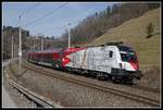 1116 200 mit Railjet bei Bruck an der Mur am 5.03.2020.