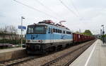 Die 1142 630 von Grampetcargo durchfährt mit ihrem Güterzug die Haltestelle Leobendorf-Burg Kreuzenstein Richtung Norden, 26.04.2019.