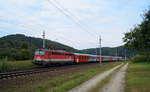 1142 640 mit dem R 5919 (Passau Hbf - Linz Hbf) bei Wernstein am Inn, 30.08.2019.