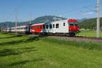 1144 115 schiebt am 27.05.2017 den IC 518, Graz - Innsbruck, mit Steuerwagen 80-73 040-2 an dem in der Nähe von St.